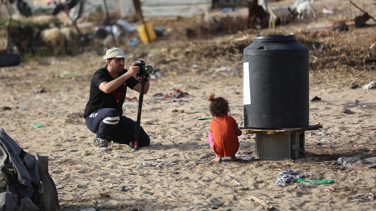 gaza, press, news, palestine, war, torn, news coverage, journalist, photojournalist, gaza, gaza, gaza, gaza, gaza, palestine, palestine, photojournalist